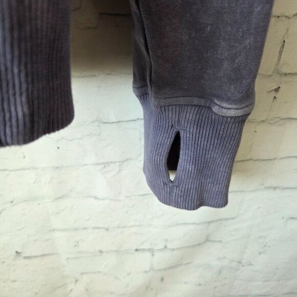 Lululemon Scuba Hoodie Pullover Sweatshirt Size 4 Washed Purple Thumbholes - Picture 6 of 11